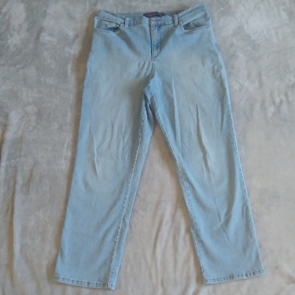 Gloria Vanderbilt Amanda Style Light Blue Straight Leg Jeans